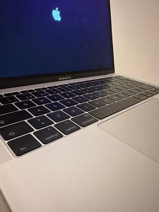Vendo MacBook Pro usada año 2018
