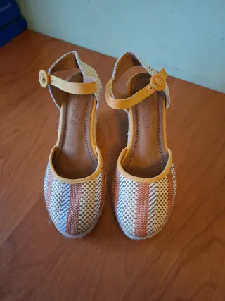 Zapatillas esparto beige y naranja