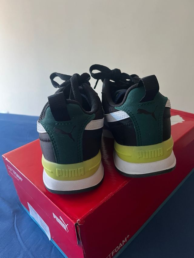 Zapatillas Puma Negras y Multicolor