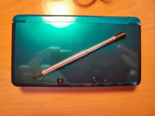 Nintendo 3DS Azul/Verde Completa y nueva.