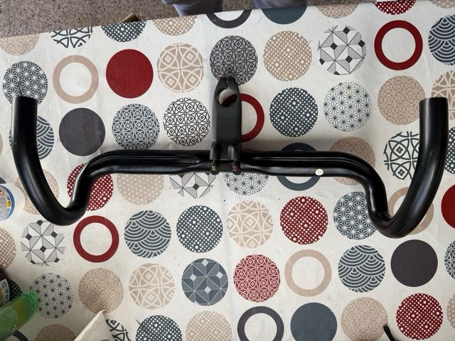 Manillar carbono con potencia