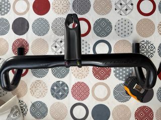 Manillar carbono con potencia