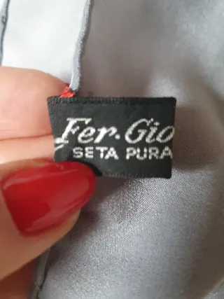 Foulard in seta grigio nuovo