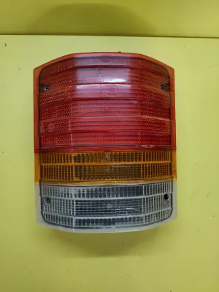 PILOTO TRASERO DERECHO MERCEDES MB100 ETC