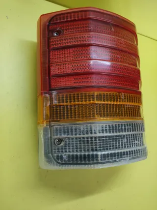 PILOTO TRASERO DERECHO MERCEDES MB100 ETC