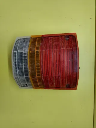 PILOTO TRASERO DERECHO MERCEDES MB100 ETC