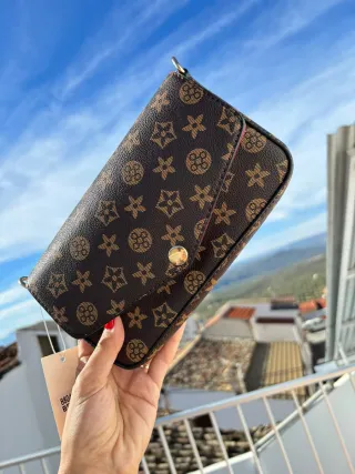 Bolso marrón, cartera y tarjetera, bolso elegante