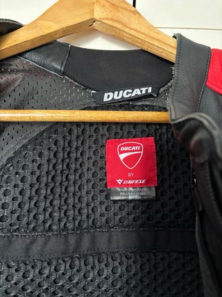 Chaqueta Ducati Corse Negra/Roja/Blanca.