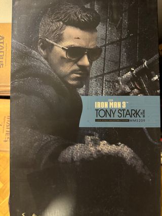 Hot Toys MMS209 Tony Stark Iron Man 3