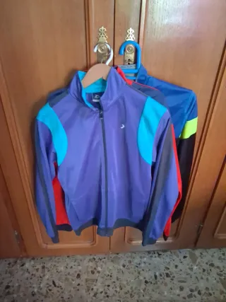 3 Chaquetas de chandal tenth, talla 14 y una 16