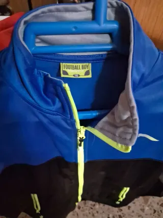 3 Chaquetas de chandal tenth, talla 14 y una 16