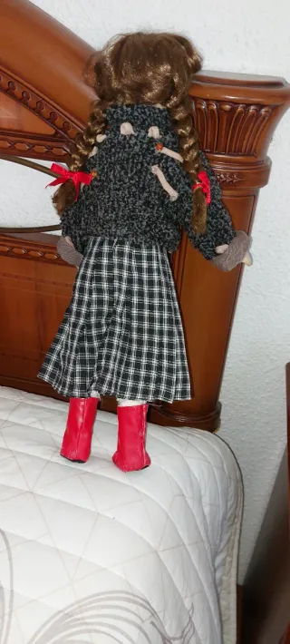 Bambola in porcellana vintage