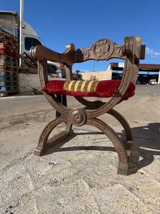 Lote exclusivo de muebles antiguos