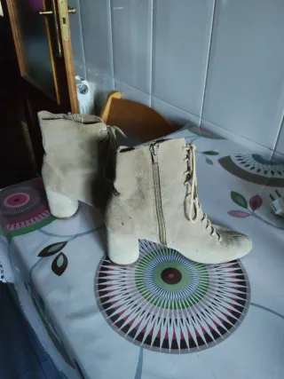 Botines beige mujer con cordones