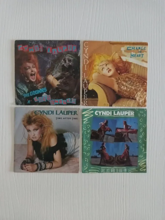 SINGLES CYNDI LAUPER