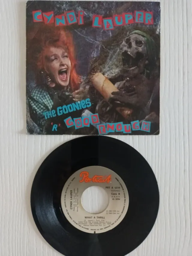 SINGLES CYNDI LAUPER