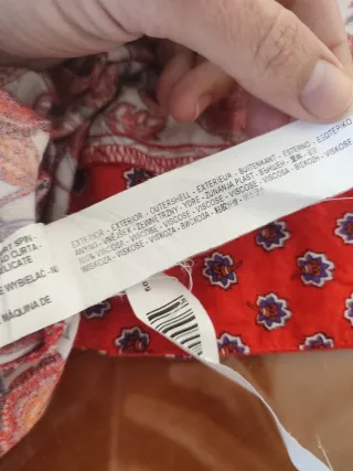 Falda corta floral Stradivarius