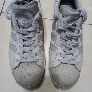 Adidas Superstar Grigie iconiche 40