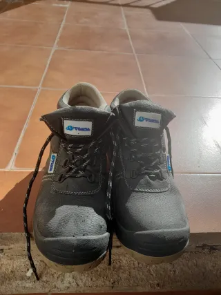 Botas de trabajo VOGAR negras.