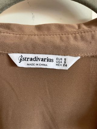 Blusa Stradivarius Manga Larga Marrón