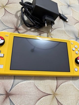 Nintendo Switch Lite Gialla