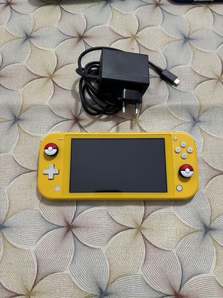 Nintendo Switch Lite Gialla