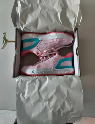 Jordan DAY1 E.O. (GS) Talla 35.5