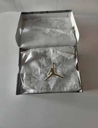 Jordan DAY1 E.O. (GS) Talla 35.5