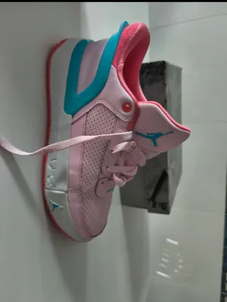 Jordan DAY1 E.O. (GS) Talla 35.5