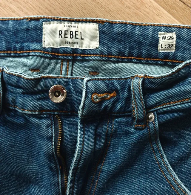 Vaqueros Tapered Redefined Rebel talla 29x32