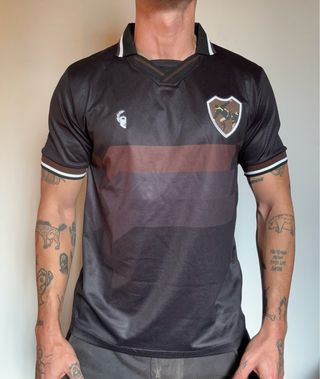 Camiseta Fútbol Cantoná Negra y Marrón