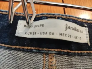 Vaqueros pitillo Stradivarius Talla 38