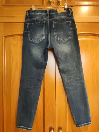 Vaqueros pitillo Stradivarius Talla 38