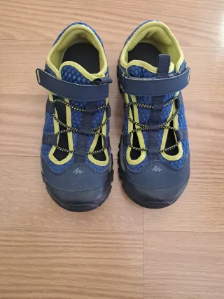 Chanclas niño azul y amarillo