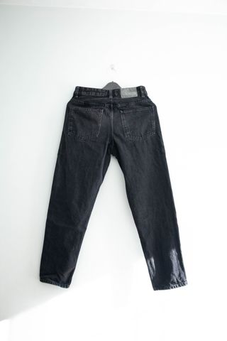 Pantalón slim fit negro