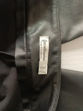 Pantalon efecto cuero