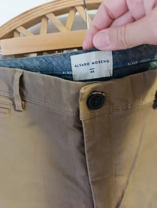 PANTALÓN CHINOS CAMEL ÁLVARO MORENO