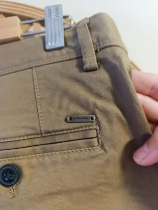 PANTALÓN CHINOS CAMEL ÁLVARO MORENO