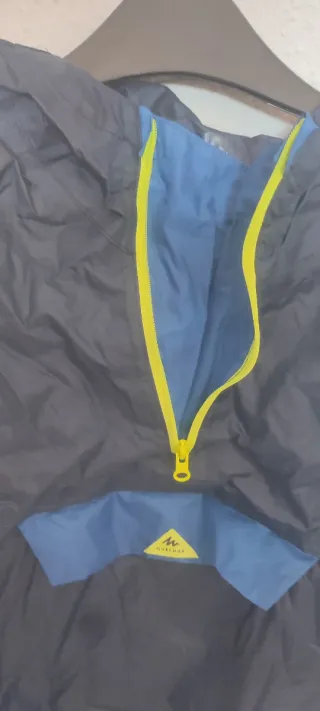 Chubasquero Quechua niño azul