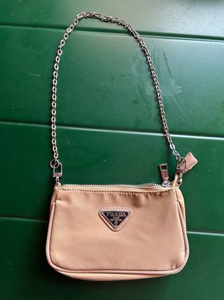Bolso pequeño Prada Souvenir beige