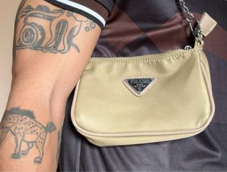 Bolso pequeño Prada Souvenir beige