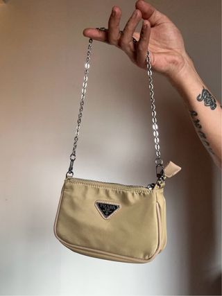 Bolso pequeño Prada Souvenir beige
