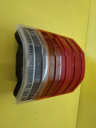 PILOTO TRASERO DERECHO MERCEDES MB100 ETC