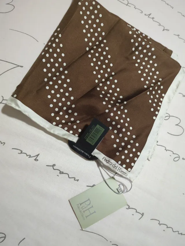 Pañuelo Pedro del Hierro lunares