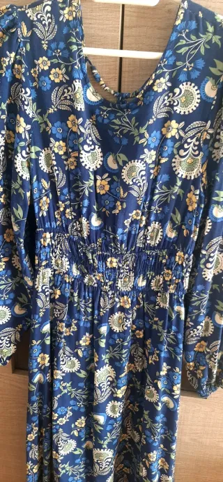 Vestido azul estampado floral