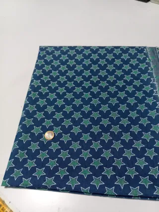 Tela vaquera con estrellas verdes 150x150