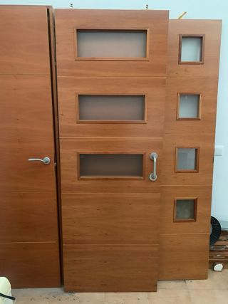 Puertas madera maciza con cristal y ciegas, lisas