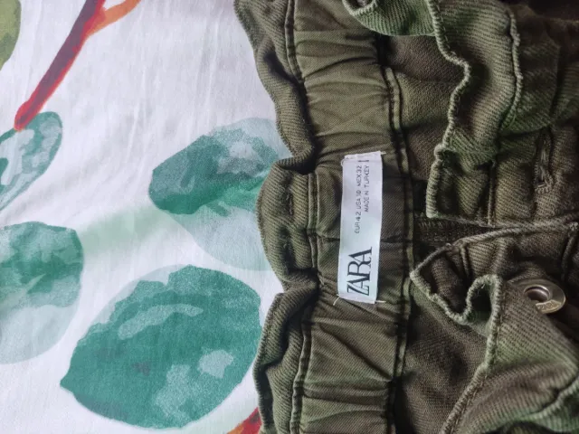 Pantalón Zara Talla 42 Verde Militar