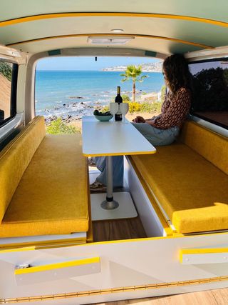 Volkswagen  T5 CAMPERVAN AUTOM. 140CV LARGA