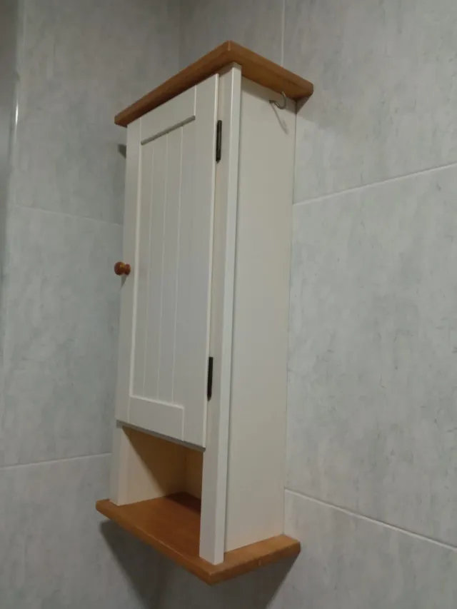 Mueble de baño madera blanco y marrón